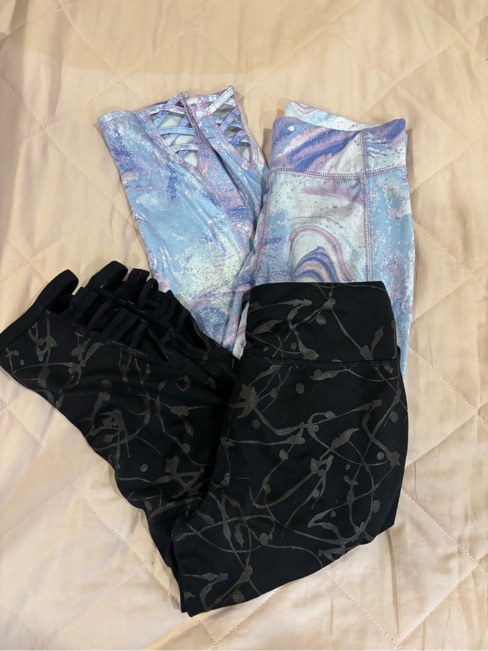 Lot of 2 athletic leggings - Girls Purple Marble & Black Patterned Leggings